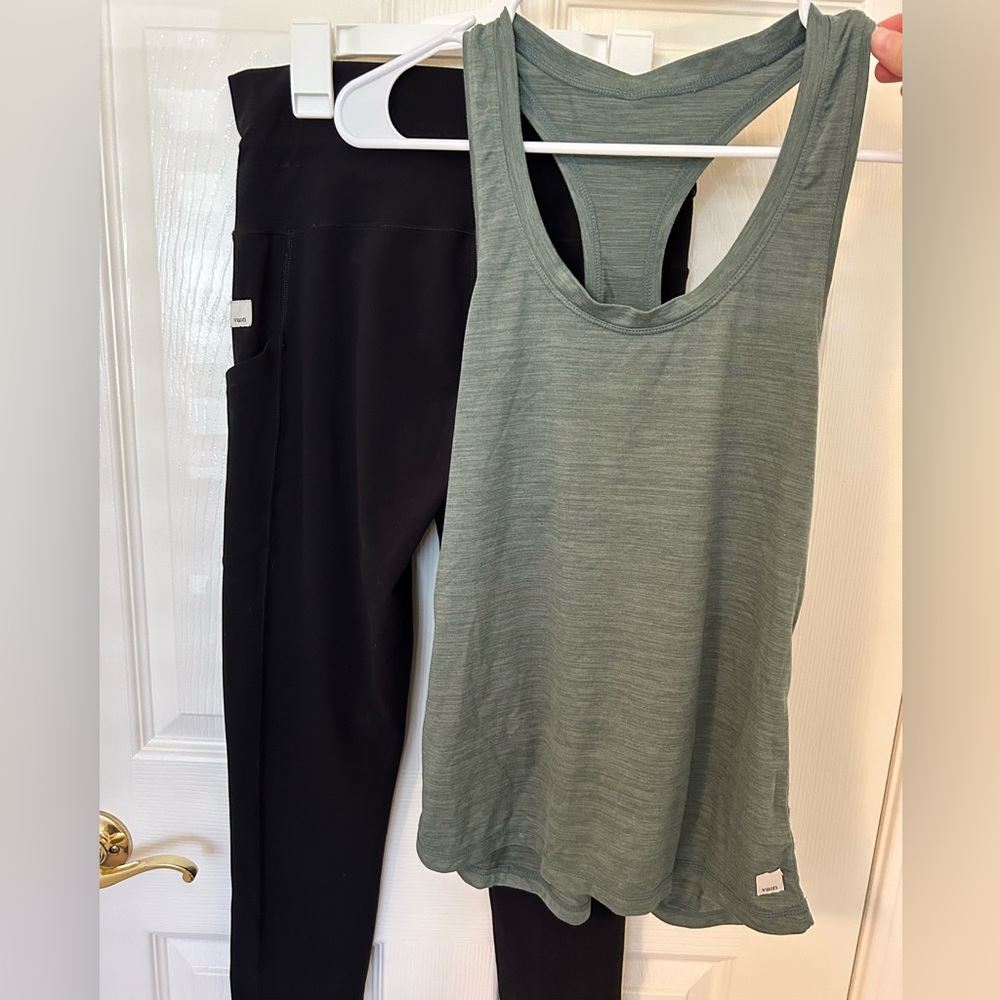 Vuori SIZE M racerback tank